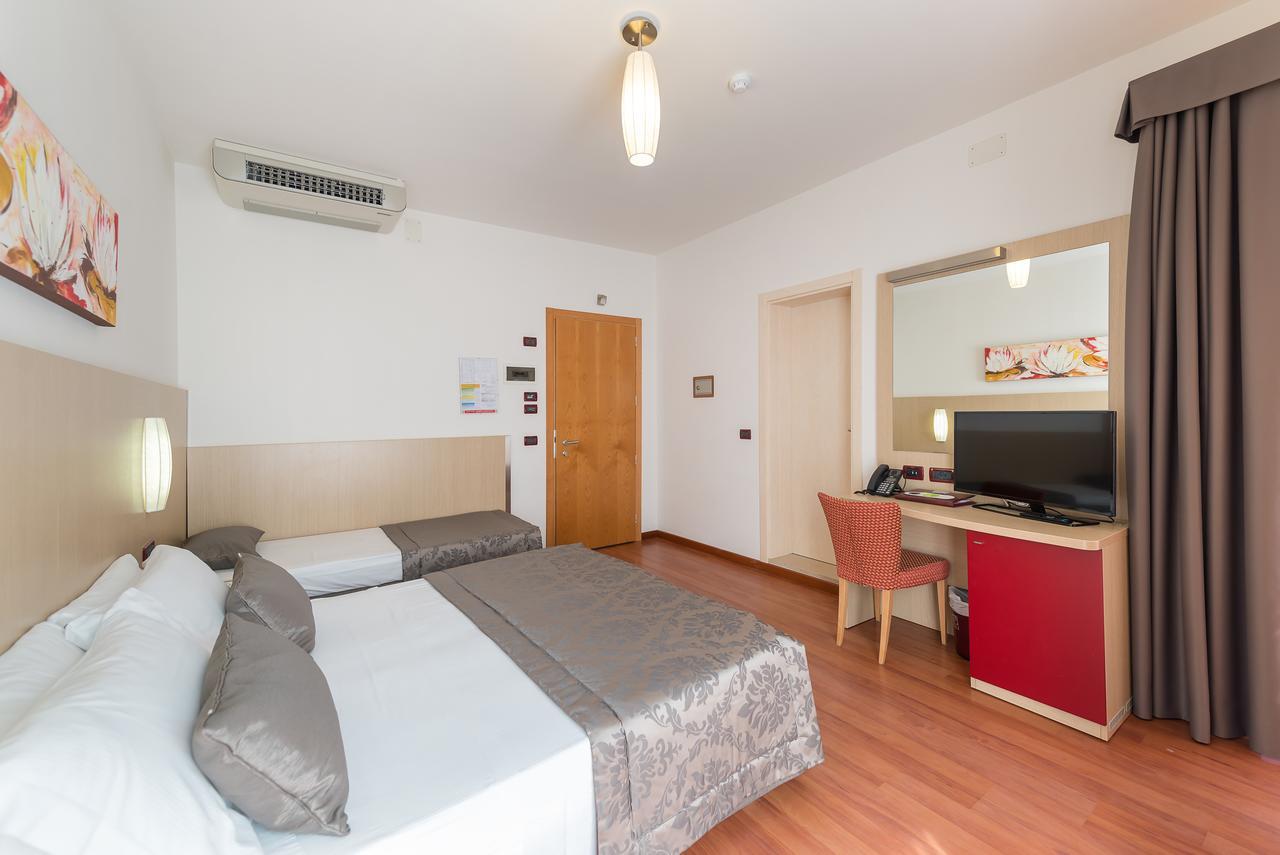 Angelina Hotel 3*